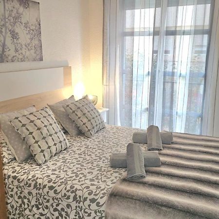 Ideal Holiday Apartment One Bedroom City Center 말라가 외부 사진