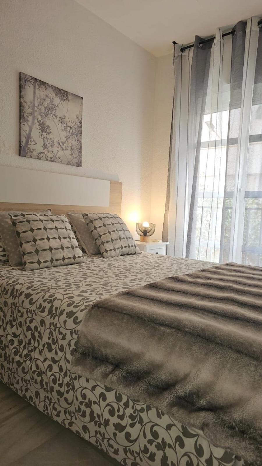 Ideal Holiday Apartment One Bedroom City Center 말라가 외부 사진