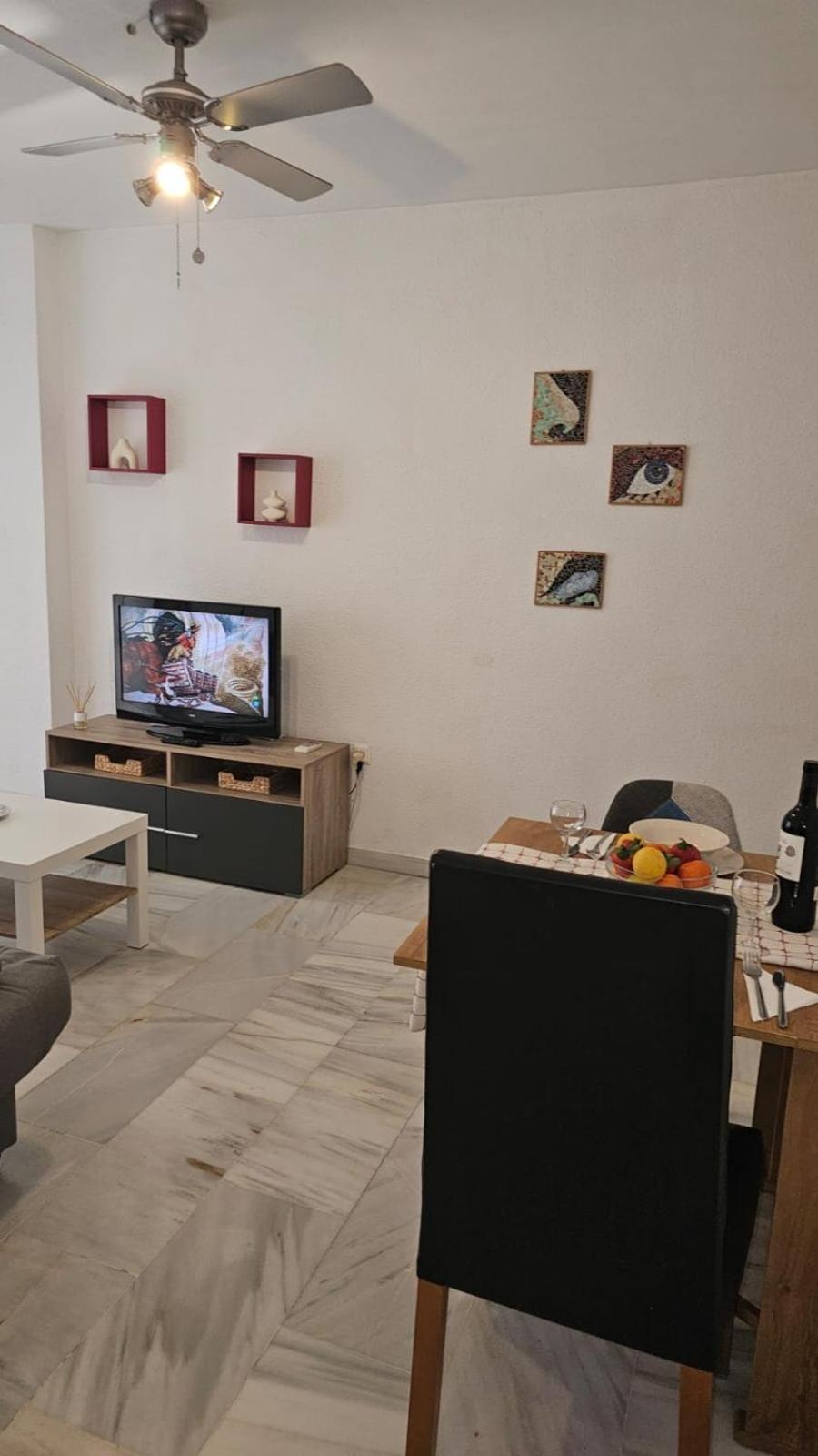Ideal Holiday Apartment One Bedroom City Center 말라가 외부 사진
